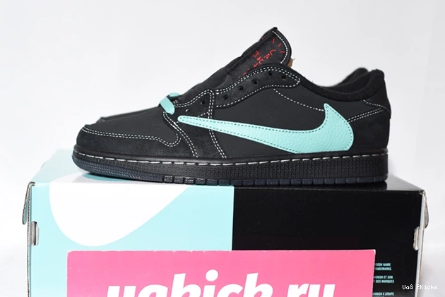 DM7866- 117 Jordan Air Low Travis 1 5755 Scott Cozy x 0814